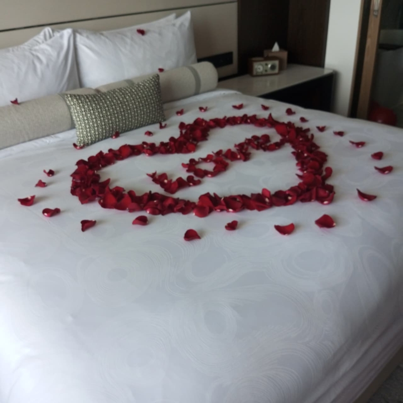 Romantic Valentine’s Room Surprise Setup